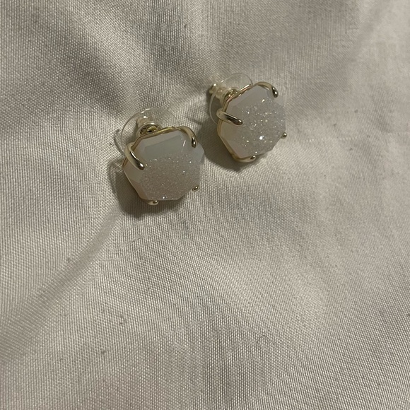 Kendra Scott Jewelry - Kendra Scott Ryan Gold Stud Earrings